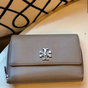 Mercer Smartphone Wristlet/Wallet